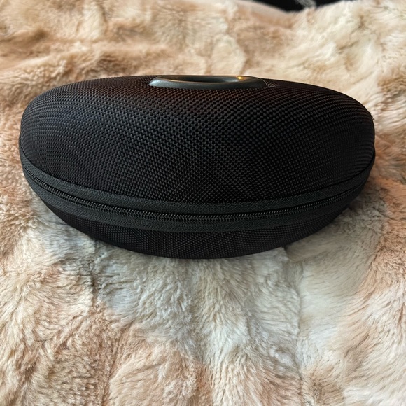 Oakley Sunglasses Case - Picture 4 of 5